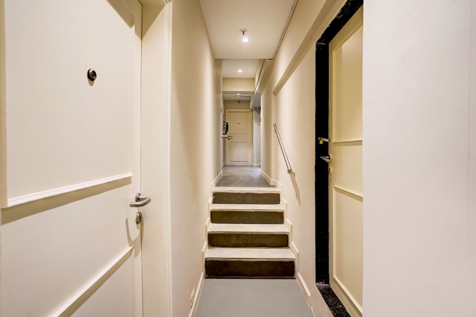 Hotel O by OYO Siba Inn, Juhu, Mumbai