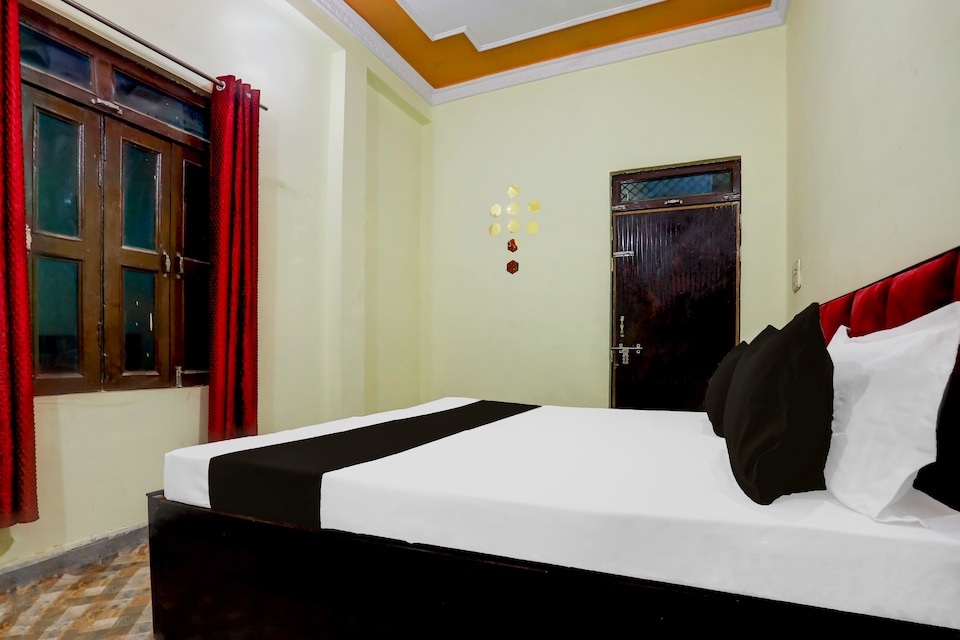 Hotel O Small Town , Fazal Ganj Kanpur, Kanpur