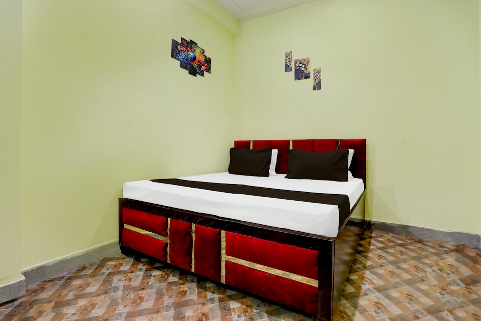 Hotel O Small Town , Fazal Ganj Kanpur, Kanpur