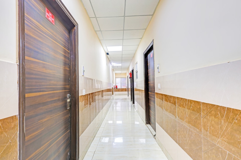 Hotel O Sunshine, Anand Vihar Delhi, Delhi