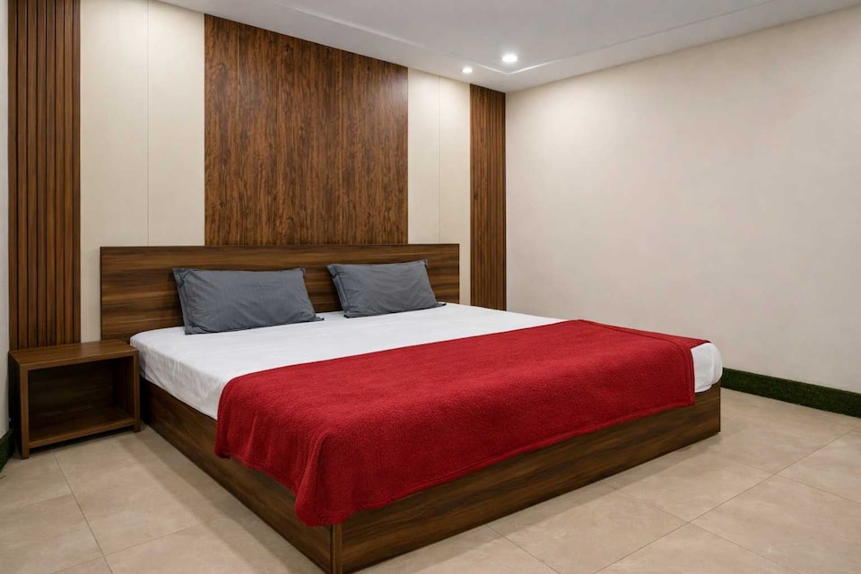 Hotel O The Gold Inn Hotel, Faridabad, Faridabad