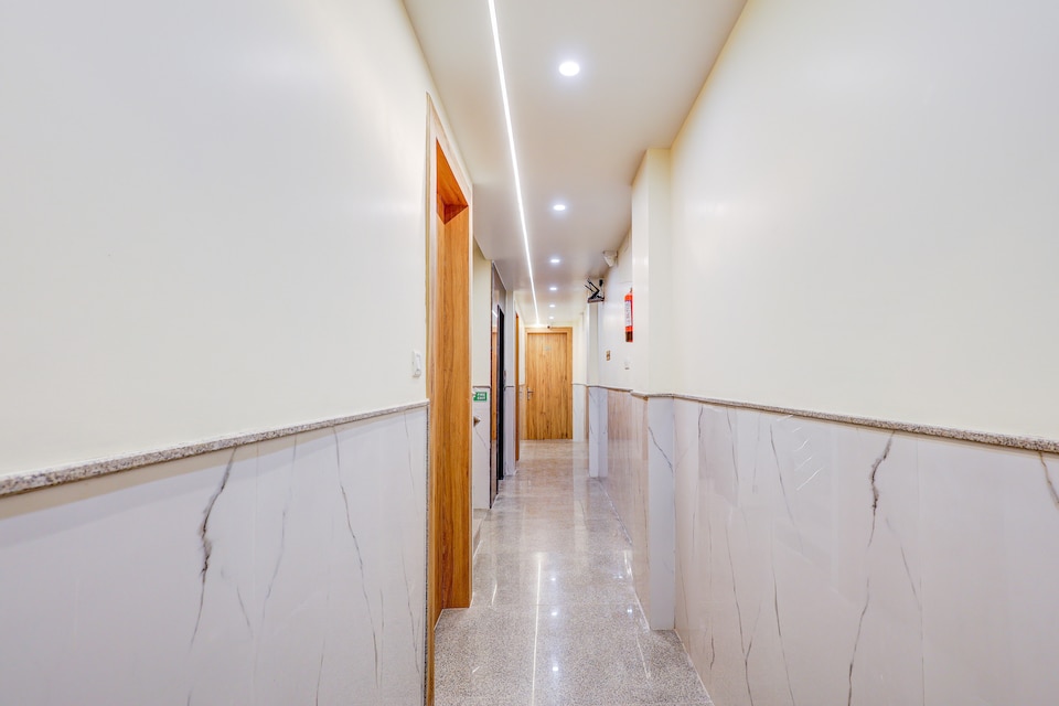 Hotel O Manor Luxe Near Airport, Airport Delhi, Delhi Transit