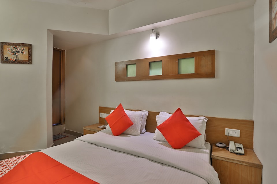 OYO 1966 Hotel Campus, Satellite-Prahlad Nagar Ahmedabad, Ahmedabad