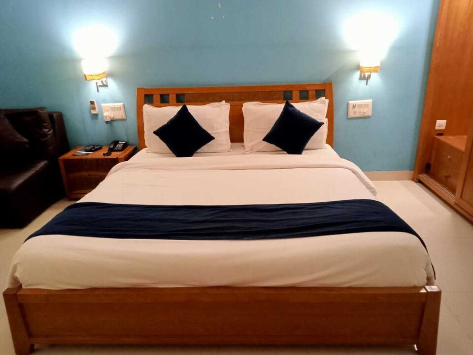 OYO 1968 Hotel Krishna Park Resort, Gondal Road Rajkot, Rajkot