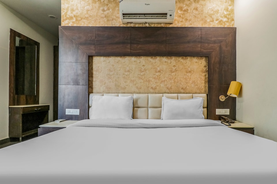 OYO 1977 Hotel Grand Galaxy, Queens Road Amritsar, Amritsar