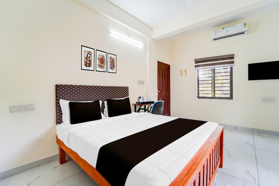 Super Hotel O HMT Colony Kochi Formerly Pullans Arcade, Aluva Kalamassery Kochi, Kochi