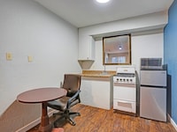 Super 7 Inn By OYO San Antonio N.W. Medical Center