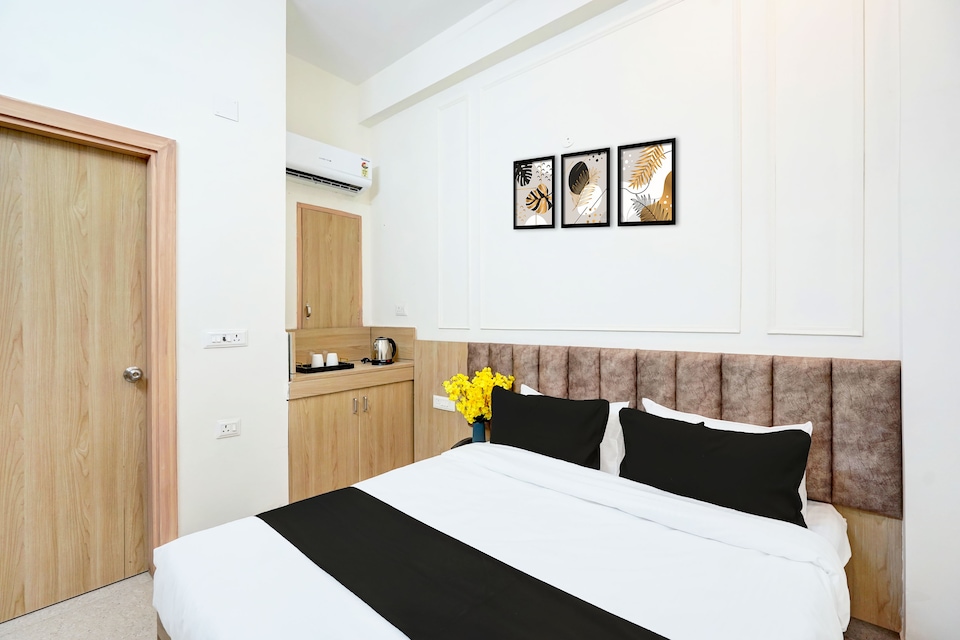 Super Collection O Surajpur Chowk Greater Noida, Greater Noida, Noida