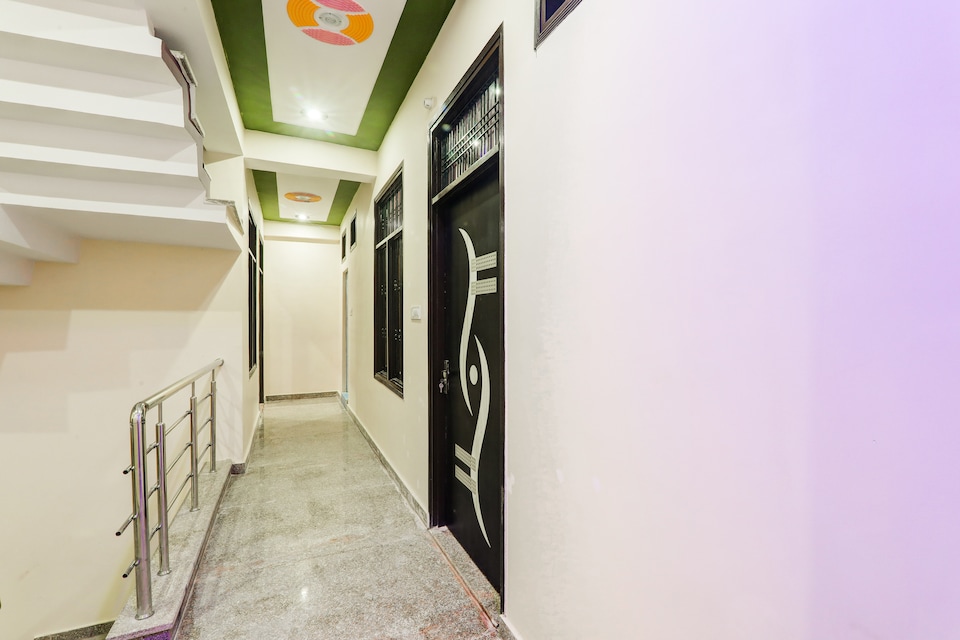 Hotel O Raj Palace, Aliganj Lucknow, Lucknow