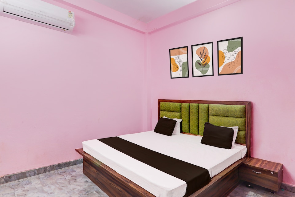Hotel O Aditya Guest House , Golghar, Gorakhpur