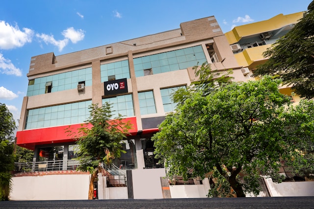 Hotel O A1 Premium AC Rooms 