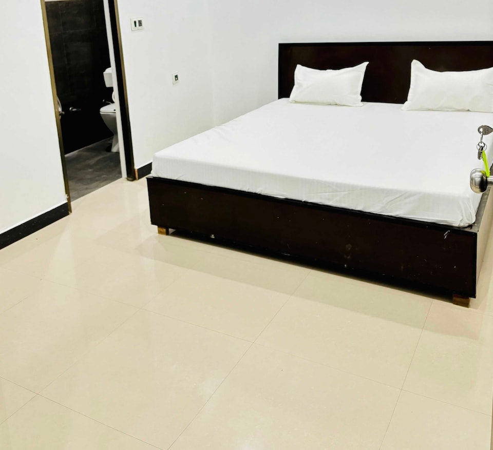 Hotel O Ayodhya Dham Bus Terminal Formerly Om Palace, Ayodhya, Ayodhya