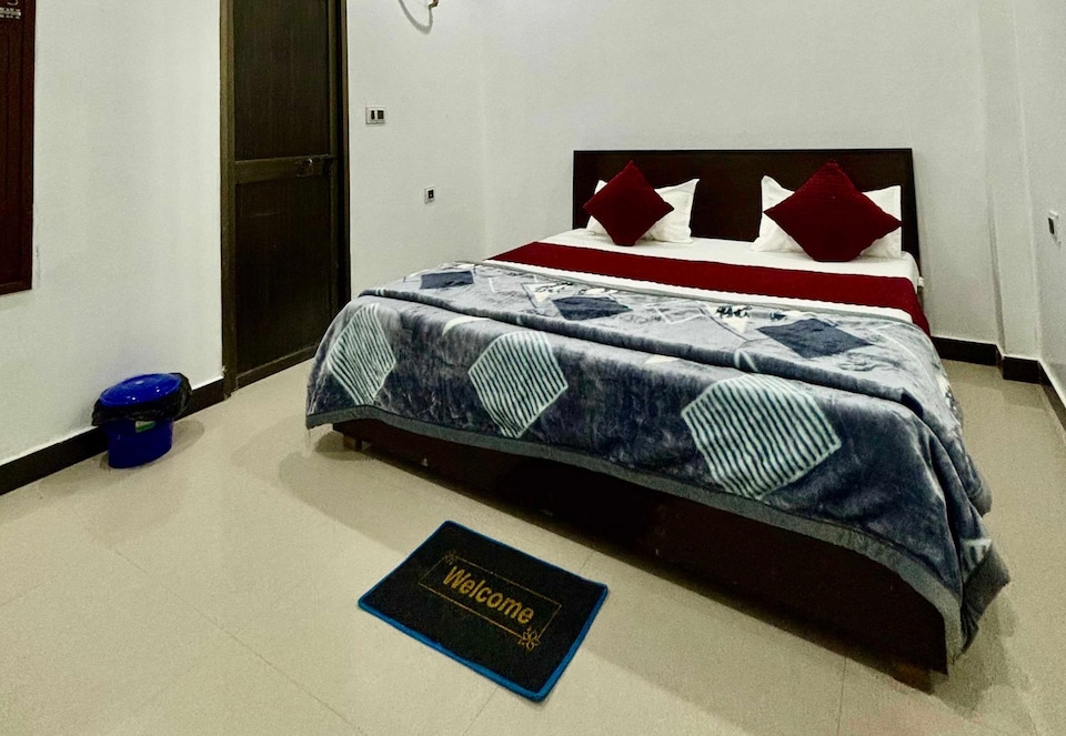 Hotel O Ayodhya Dham Bus Terminal Formerly Om Palace, Ayodhya, Ayodhya