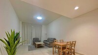 OYO 1415 Home 1 BR Spacious Rooms With Parking