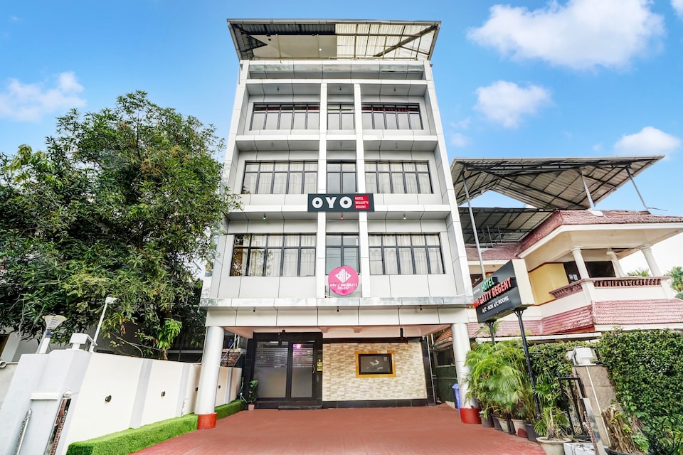 Hotel O HOTEL BOLGATTY REGENT , MG Road Kochi, Kochi