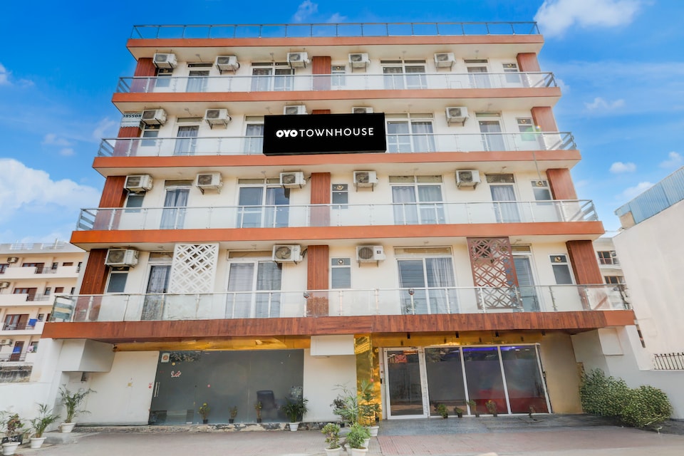 Collection O Deep Residency , HUDA CENTRE 1, Gurgaon