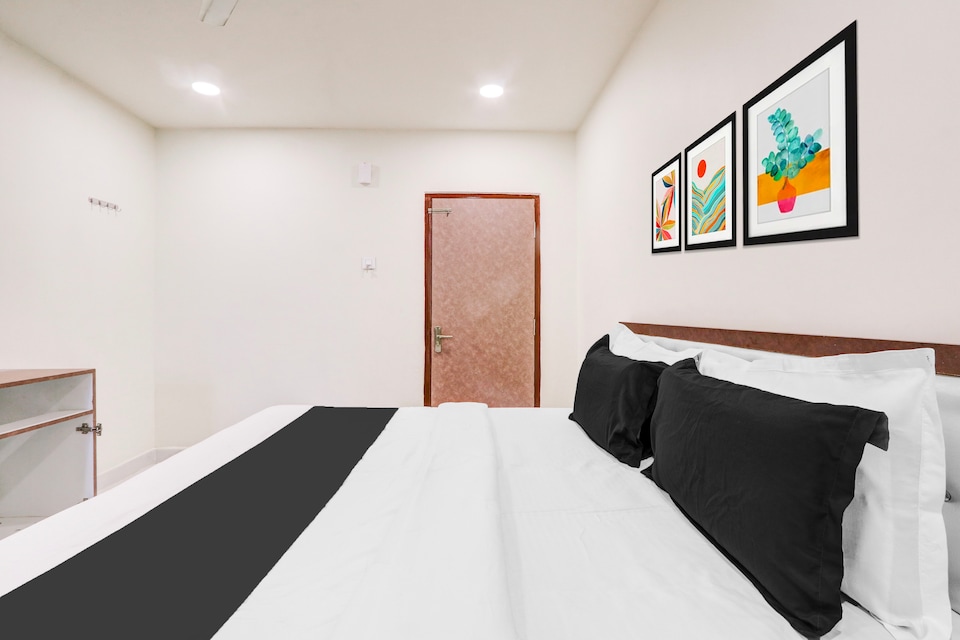 Hotel O Moonlight Grand, Nakkalagutta Hanamkonda Warangal, Warangal