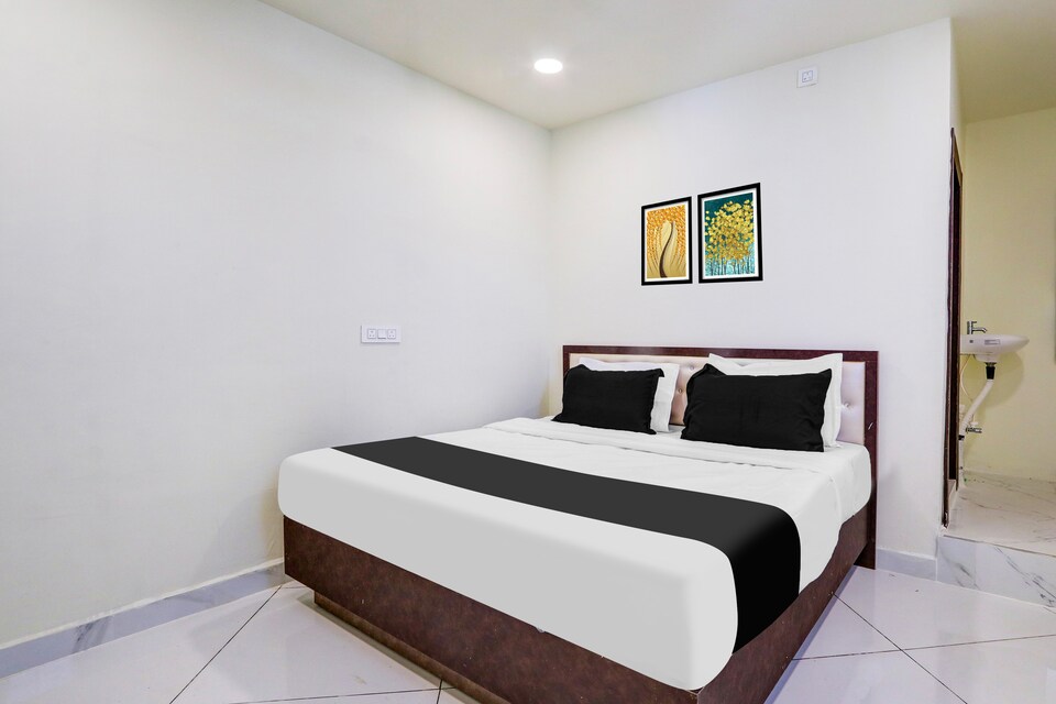 Hotel O Moonlight Grand, Nakkalagutta Hanamkonda Warangal, Warangal