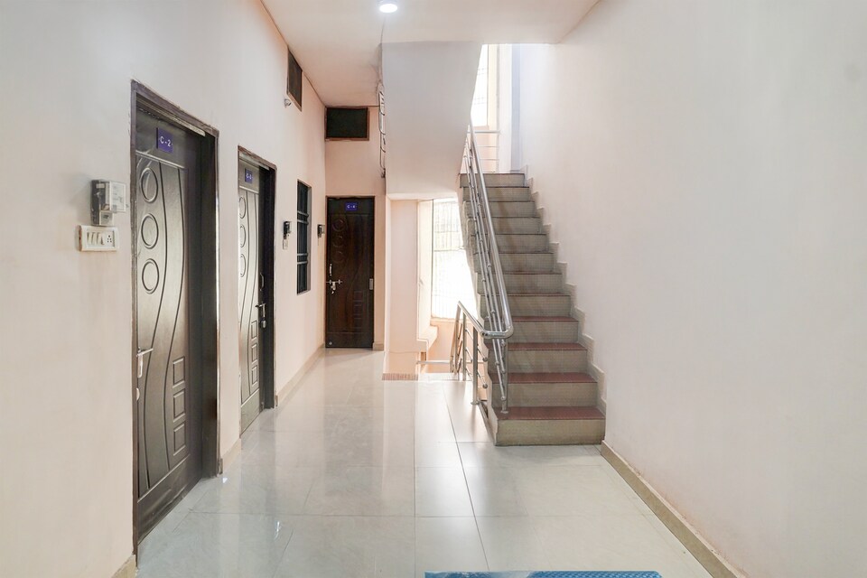 Hotel O Saanvi Inn, Pandri Road, Raipur