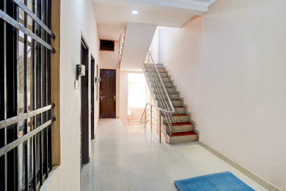 Hotel O Saanvi Inn, Pandri Road, Raipur