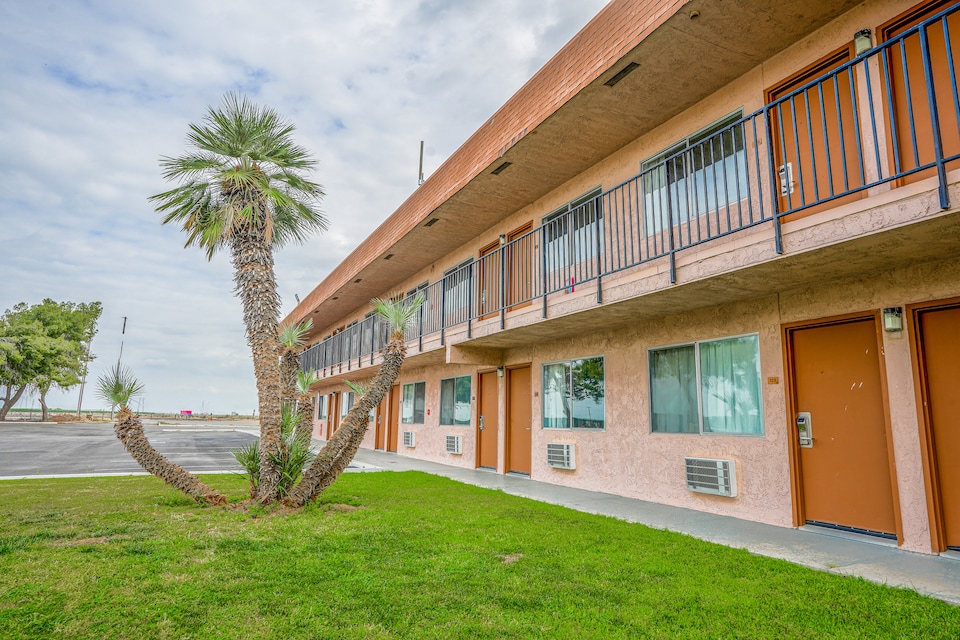 Economy Inn Buttonwillow Bakersfield I-5, Buttonwillow, CA, Buttonwillow, CA