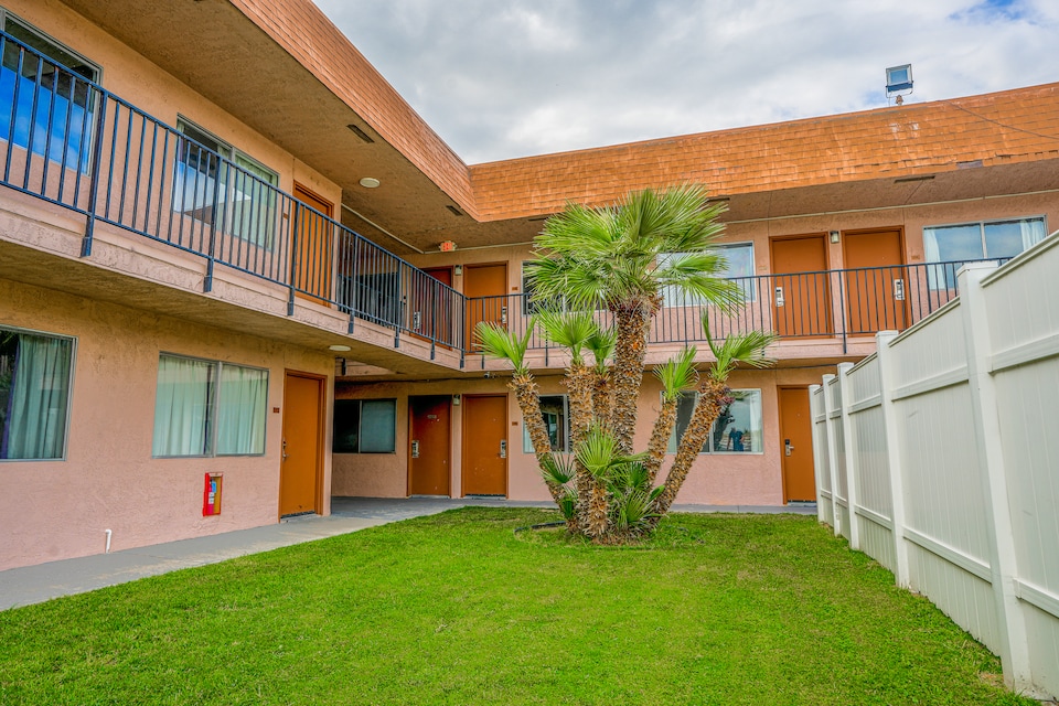Economy Inn Buttonwillow Bakersfield I-5, Buttonwillow, CA, Buttonwillow, CA