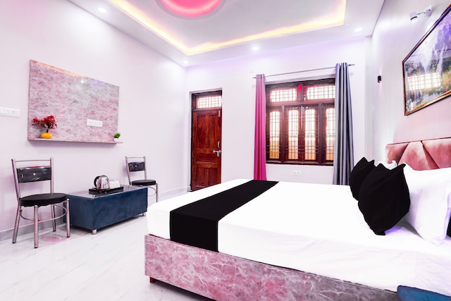Hotel O Diamond Hotel and restaurant