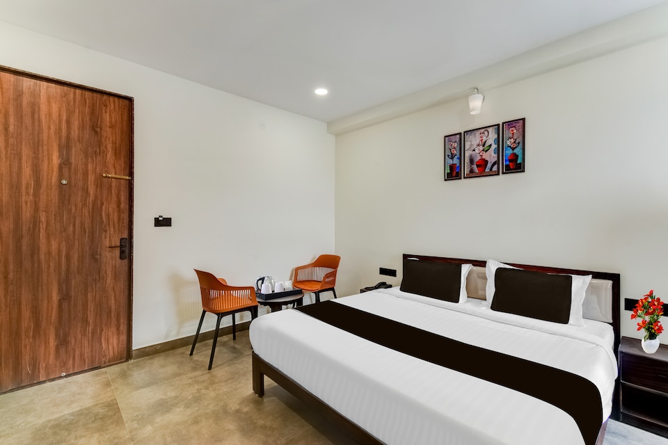 Super Townhouse OAK Owaisi Hospital Mailardevpally Formerly Tolkanti Arc, Shamshabad, Hyderabad