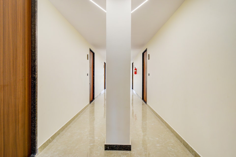 Super Townhouse OAK Owaisi Hospital Mailardevpally Formerly Tolkanti Arc, Shamshabad, Hyderabad