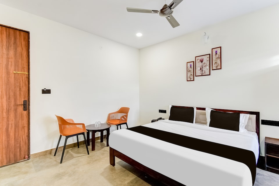 Townhouse Oak Owaisi Hospital Mailardevpally Formerly Tolkanti Arc, Shamshabad, Hyderabad