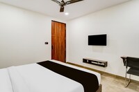 Townhouse Mailardevpally Near Owaisi Hospital Formerly Tolkanti Arcade