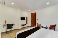 Super Townhouse OAK Owaisi Hospital Mailardevpally Formerly Tolkanti Arc