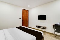 Super Townhouse OAK Owaisi Hospital Mailardevpally Formerly Tolkanti Arc