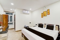 Super Townhouse OAK Owaisi Hospital Mailardevpally Formerly Tolkanti Arc