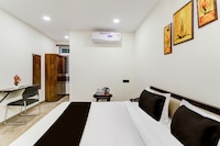 Super Townhouse OAK Owaisi Hospital Mailardevpally Formerly Tolkanti Arc