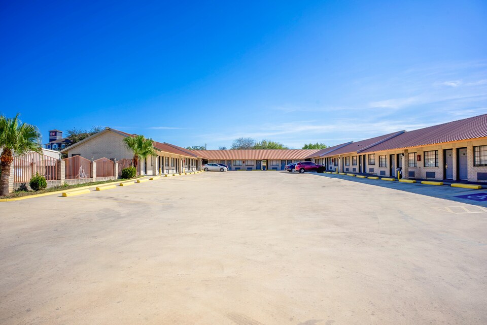 Pleasanton Executive Inn By OYO, Pleasanton, TX, Pleasanton, TX