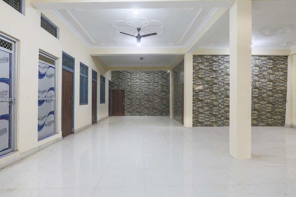 Hotel O Palace In, Chowk Allahabad, Prayagraj