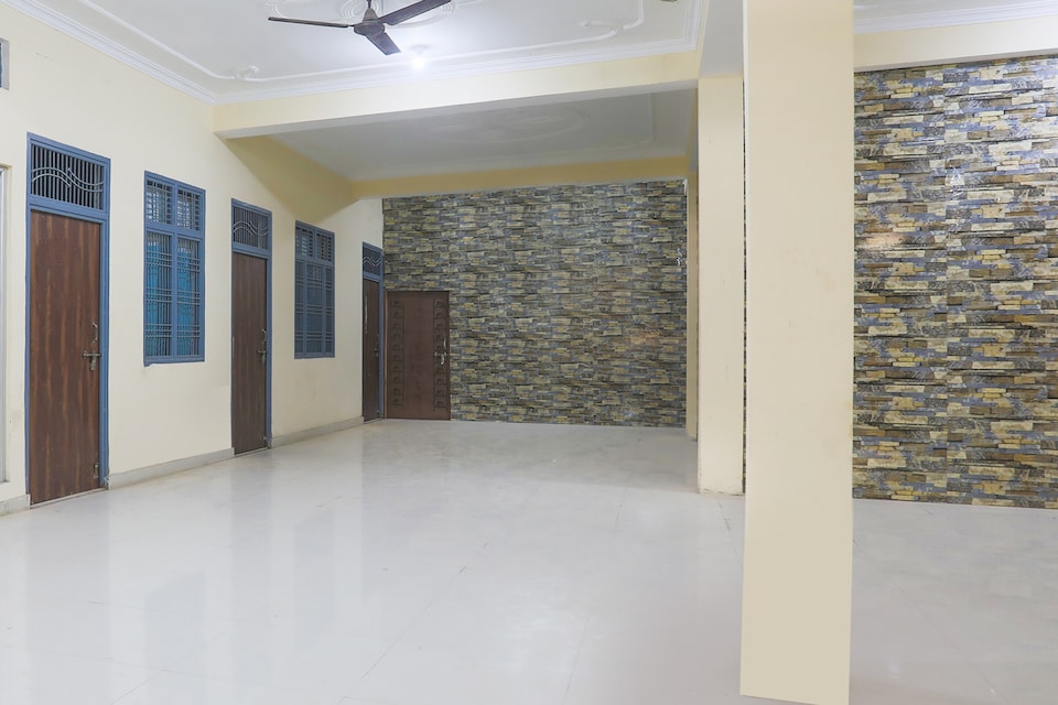 Hotel O Palace In, Chowk Allahabad, Prayagraj