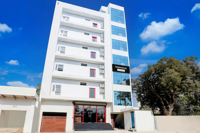 Super Townhouse Balua Road Pahadiya