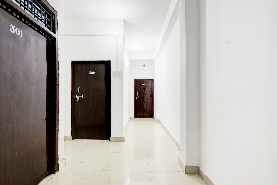 SPOT ON S B Hotel, Kanpur Railway Station, Kanpur