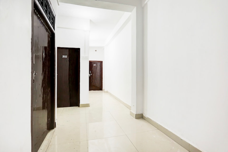 SPOT ON S B Hotel, Kanpur Railway Station, Kanpur