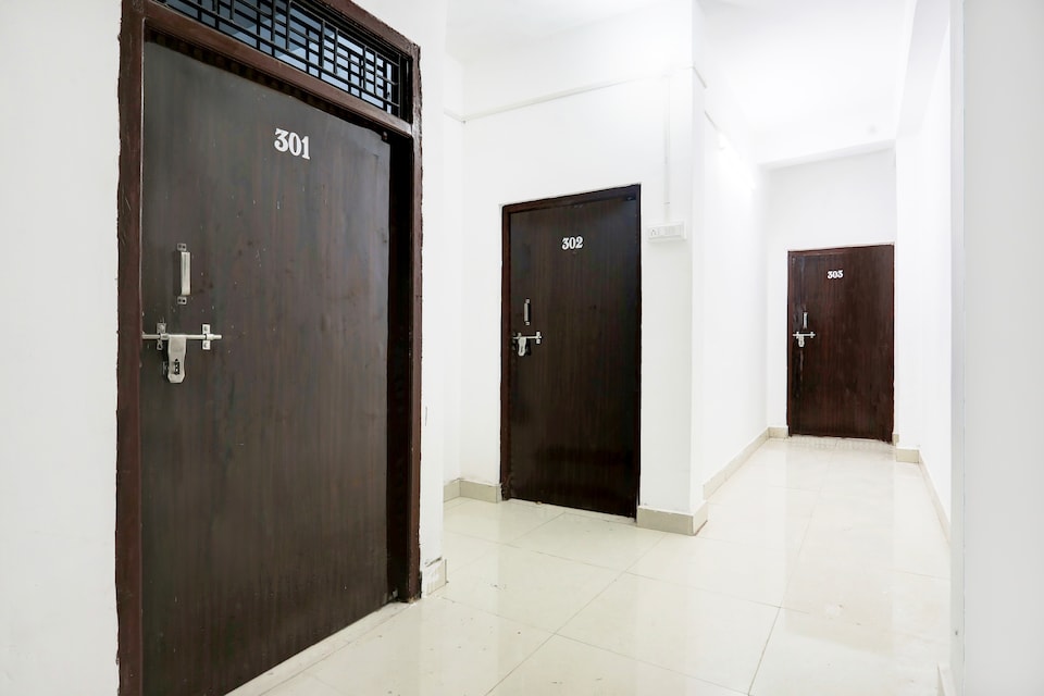 SPOT ON S B Hotel, Kanpur Railway Station, Kanpur