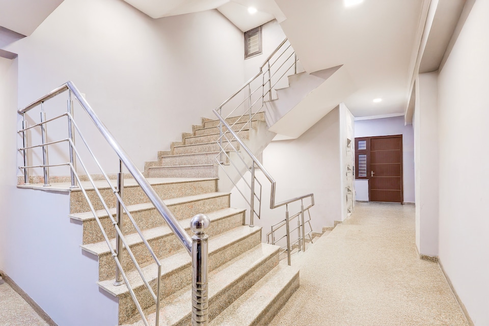 Hotel O Rangpuri Mahipalpur, Airport Delhi, Delhi Transit