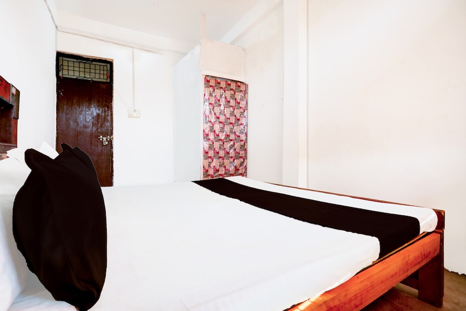 Hotel O Near Annapurna Mandir ( Sky Hotel ), Kanpur, Kanpur