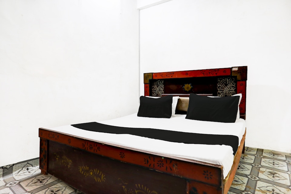 Hotel O Near Annapurna Mandir ( Sky Hotel ), Kanpur, Kanpur