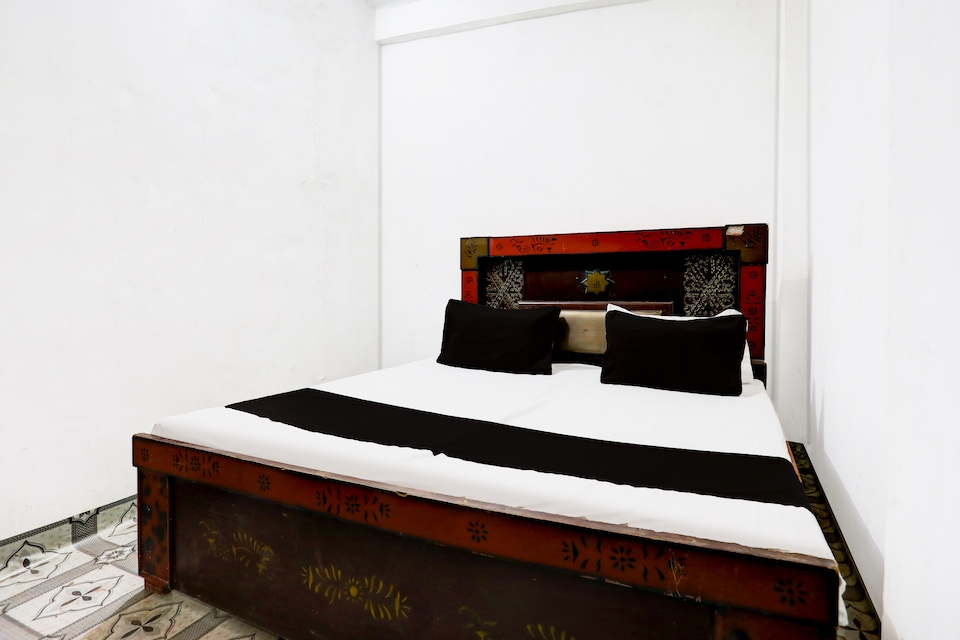 Hotel O Near Annapurna Mandir ( Sky Hotel ), Kanpur, Kanpur