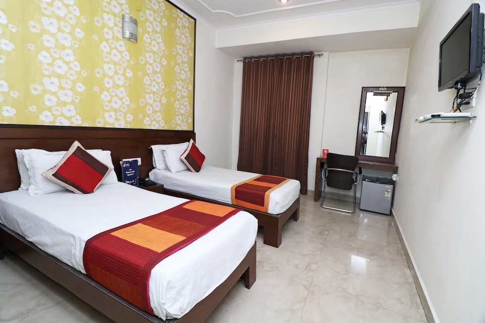 OYO 1988 Hotel Galaxy, Alwar, Alwar