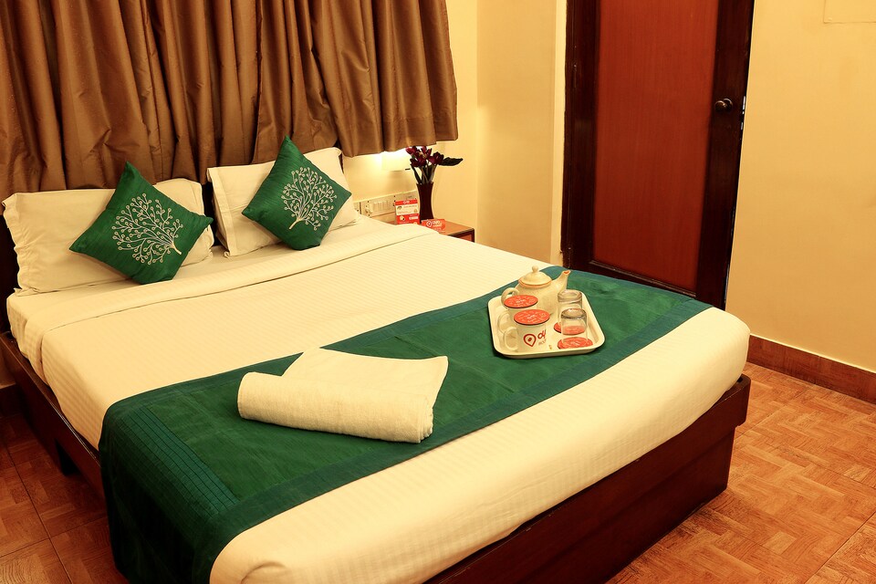 OYO 1996 Home Stay near Elgin Road, Ballygunge Kolkata, Kolkata