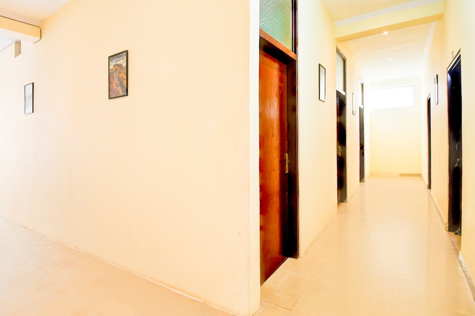 OYO 831023 Pragati Prime, Jaipur Airport, जयपुर