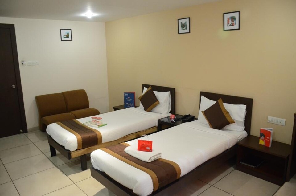 Live on PUN2268, Aundh Pune, Pune